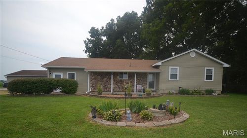 5561 Blank Rd, Smithton, IL, 62285-2525 | Card Image