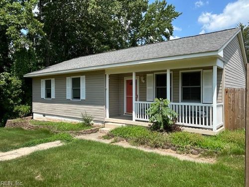 136 Twiggs Ferry Rd, Dutton, VA, 23050-9753 | Card Image