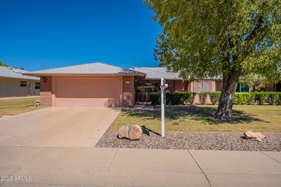 12706 W Shadow Hills Drive, Home with 2 bedrooms, 2 bathrooms and null parking in Sun City West AZ | Image 2