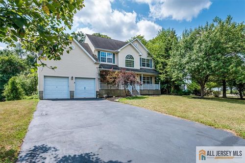 19 Christinalynn Dr, Monroe, NJ, 08831-1994 | Card Image