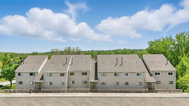 APT-304 - 215 40 Th Street Dr, Condo with 3 bedrooms, 2 bathrooms and null parking in Cedar Rapids IA | Image 35