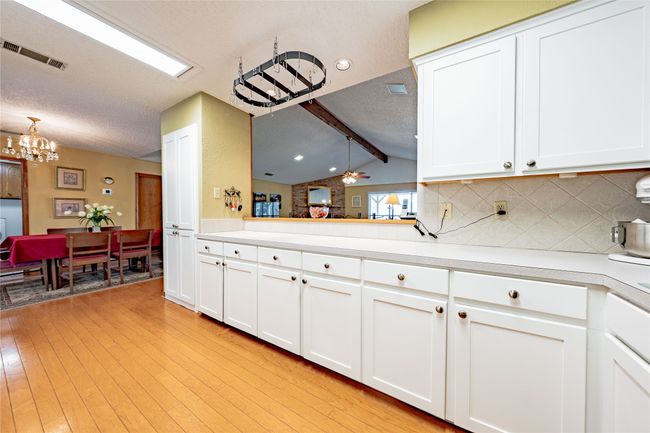 162 1 St Oak Dr, House other with 2 bedrooms, 2 bathrooms and null parking in Enchanted Oaks TX | Image 10