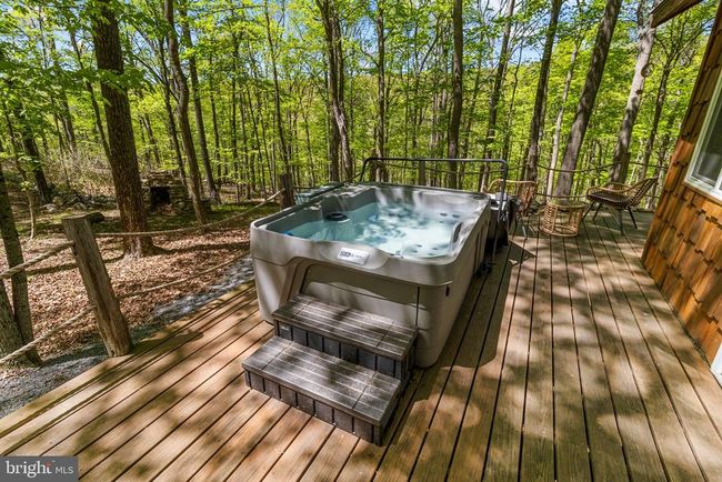 326 Preacher Ln, House other with 1 bedrooms, 1 bathrooms and null parking in Great Cacapon WV | Image 17