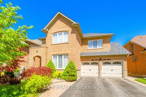 42 Grand Oak Drive, Richmond Hill, ON, L4E3Z9 | Card Image
