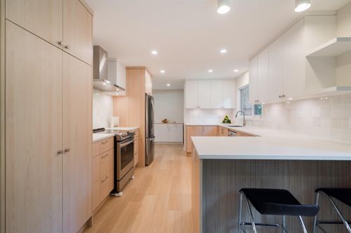 1139 Heritage Blvd, North Vancouver, BC, V7J3G8 | Card Image