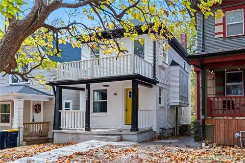 4432 Forest Ave, Kansas City, MO, 64110-1742 | Card Image