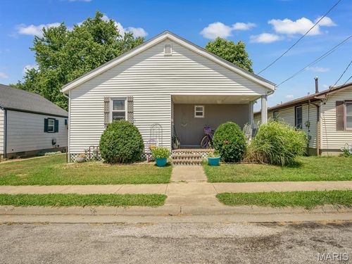 207 Flower St, Waterloo, IL, 62298-1208 | Card Image