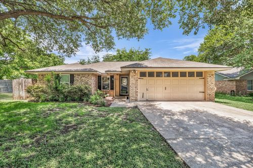316 E Chapman Rd, Hewitt, TX, 76643-3740 | Card Image