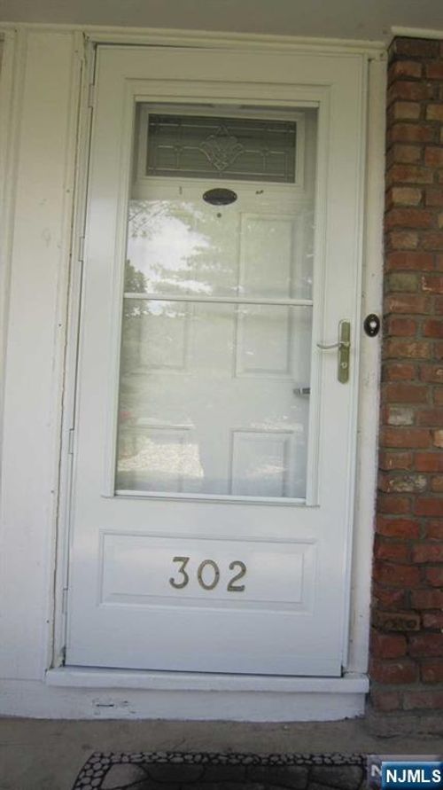 302 Washington Dr, Ramsey, NJ, 07446-1530 | Card Image