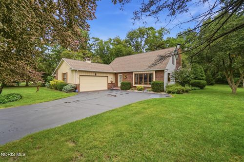 354 Colony Rd, Rossford, OH, 43460-1039 | Card Image