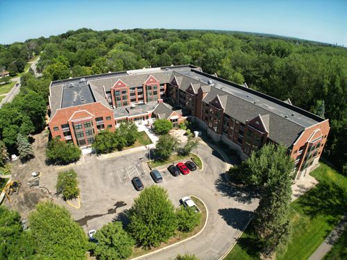 335-500 County Road B W, Roseville, MN, 55113-6662 | Card Image