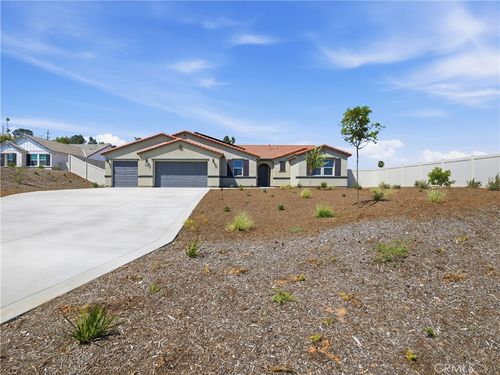 6113 Saddlehorn Ln, Jurupa Valley, CA, 92509-3051 | Card Image