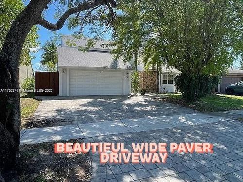 1350 S Fieldlark Ln, Homestead, FL, 33035-1023 | Card Image
