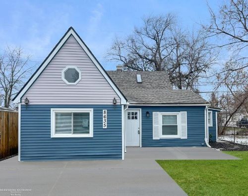 8635 Continental Ave, Warren, MI, 48089-1742 | Card Image