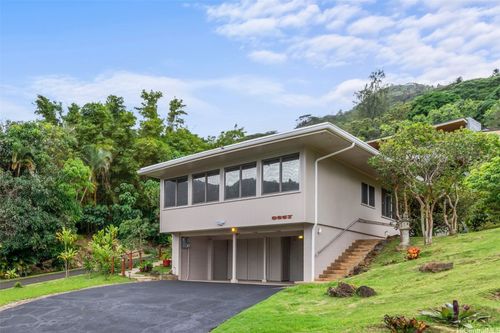 3657 Woodlawn Dr, Honolulu, HI, 96822-1454 | Card Image