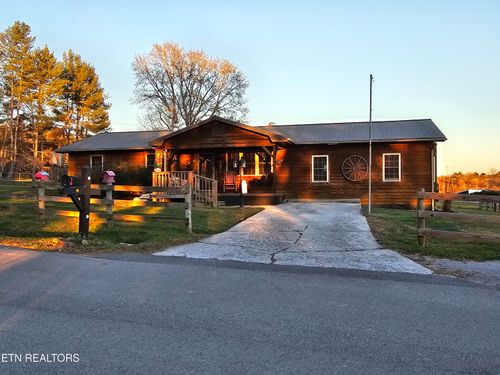 798 Sand Cave Rd, Ewing, VA, 24248-8248 | Card Image