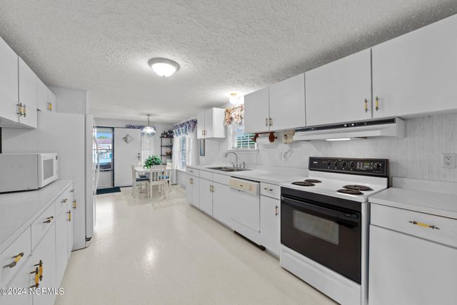 36 Inlet Way, House other with 3 bedrooms, 3 bathrooms and null parking in Chocowinity NC | Image 8