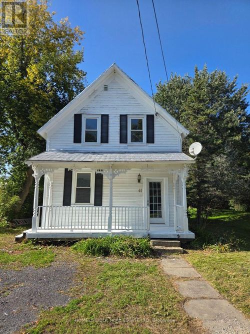 41 Main St, Newington, ON, K0C1Y0 | Card Image