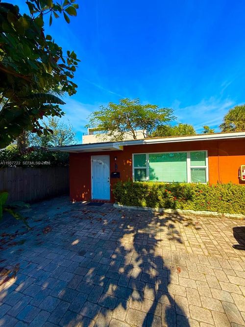 1057-1055 Ne 34th Ct, Oakland Park, FL, 33334-2825 | Card Image