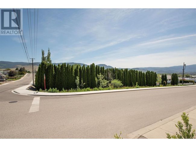 215 Arab Rd, House other with 8 bedrooms, 6 bathrooms and 5 parking in Kelowna BC | Image 33