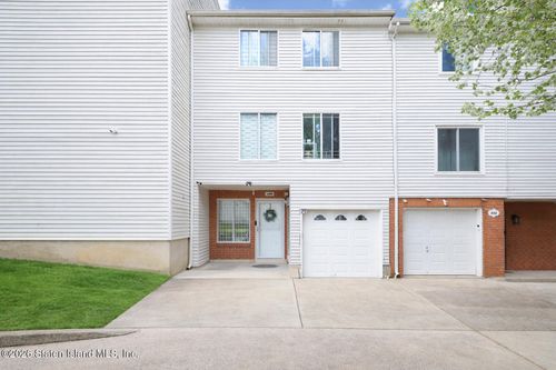 440 Ilyssa Way, Staten Island, NY, 10312-1388 | Card Image