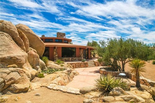 55290 Flying Tigers Road, Pioneertown, CA, 92268 | Card Image
