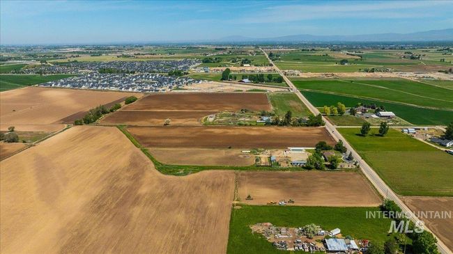 2303 N Locust Grove Rd, House other with 5 bedrooms, 4 bathrooms and 2 parking in Kuna ID | Image 30