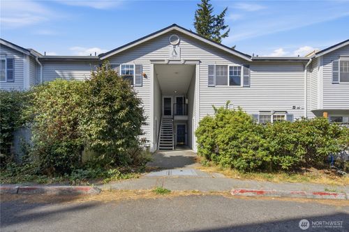 a2-1160 Monroe Ave Ne, Renton, WA, 98056-3408 | Card Image