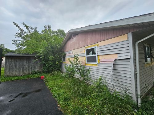 1161 Halloran St, Sauget, IL, 62206-2107 | Card Image