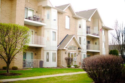 apt-301-5351 W Mint Julip Dr, Alsip, IL, 60803-2373 | Card Image