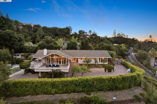 20932 Sarahills Dr, Saratoga, CA, 95070 | Card Image
