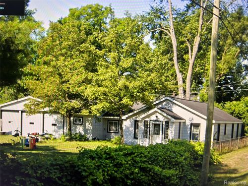 20797 Negaunee St, Southfield, MI, 48033-3525 | Card Image