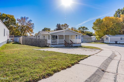4317 Drake Dr, Bismarck, ND, 58503-7841 | Card Image
