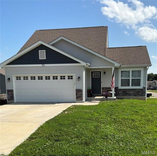 191 Village Circle Dr, Winfield, MO, 63389-2054 | Card Image
