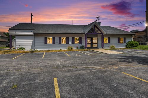 627 Elliott Ave, Grand Haven, MI, 49417-1040 | Card Image