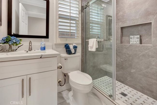 Bathroom Downstairs | Image 16