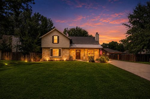 312 Springwood Dr, Conroe, TX, 77385-9508 | Card Image