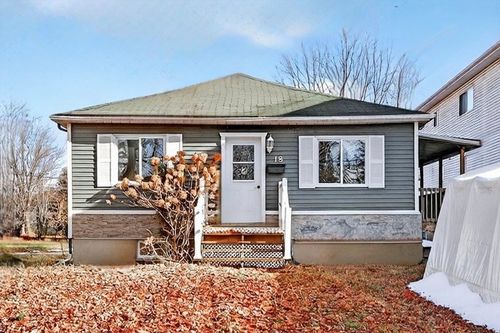 {{alt}} | Card Image