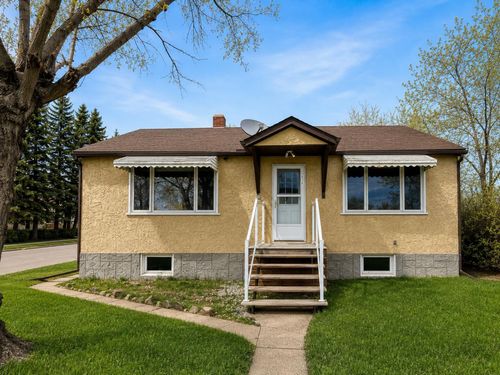 614 6 Ave, Wainwright, AB, T9W1B2 | Card Image