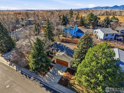 385 Lilac Cir, Louisville, CO, 80027-2633 | Card Image