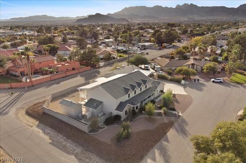 5715 N Bonita Vista St, Las Vegas, NV, 89149-3954 | Card Image