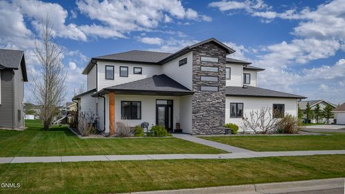 320 E Lasalle Dr, Bismarck, ND, 58503-5682 | Card Image