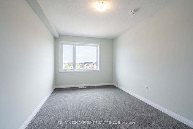 189 Lormont Blvd, House attached with 3 bedrooms, 3 bathrooms and 1 parking in Stoney Creek ON | Image 25