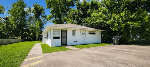 a-7818 Oak Knoll Lane Lane, Houston, TX, 77028 | Card Image