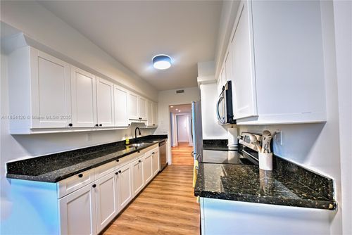 apt-249-121 Crandon Blvd, Key Biscayne, FL, 33149-1644 | Card Image