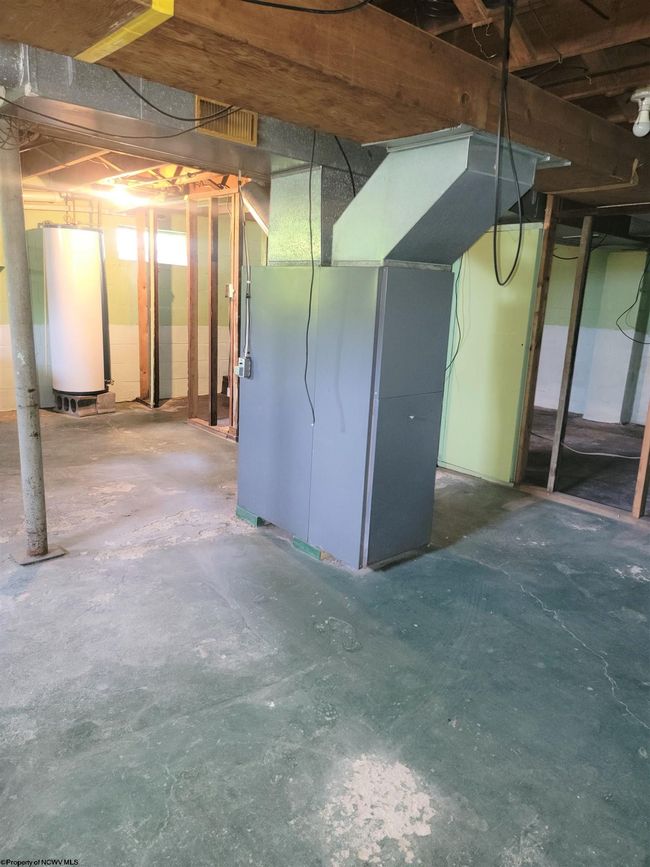 112 Center St, House other with 3 bedrooms, 1 bathrooms and 3 parking in Kingwood WV | Image 24