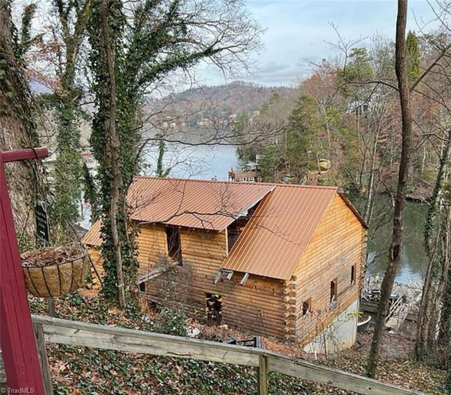 121 Anglers Way, House other with 3 bedrooms, 3 bathrooms and null parking in Lake Lure NC | Image 23