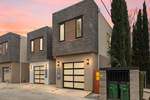 2821 Democracy Aly, Sacramento, CA, 95816 | Card Image