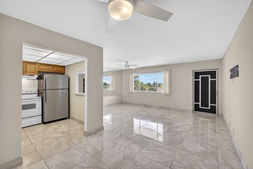 420-300 Village Green Cir S, Palm Springs, FL, 33461-6517 | Card Image