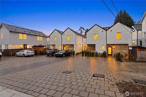 b-10354 Wallingford Ave N, Seattle, WA, 98133-9440 | Card Image